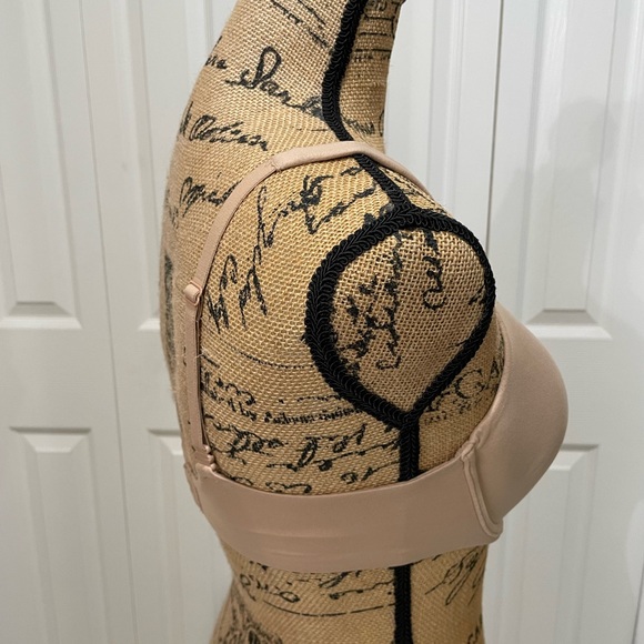 Victoria’s Secret Lot of 2 Bras - Black and Tan - Size 34D - Picture 6 of 14